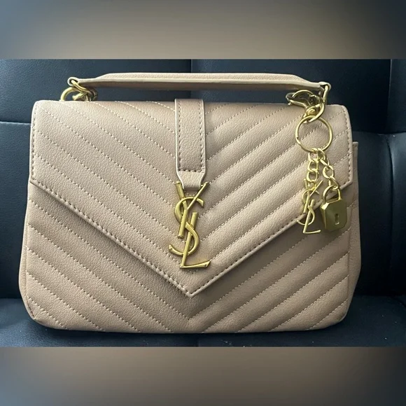 Yves Saint Laurent medium College Bag• Chevron Quilted Blanc Vintage Color